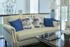 Using pops of color to contrast and present a pleasing interior decoration.